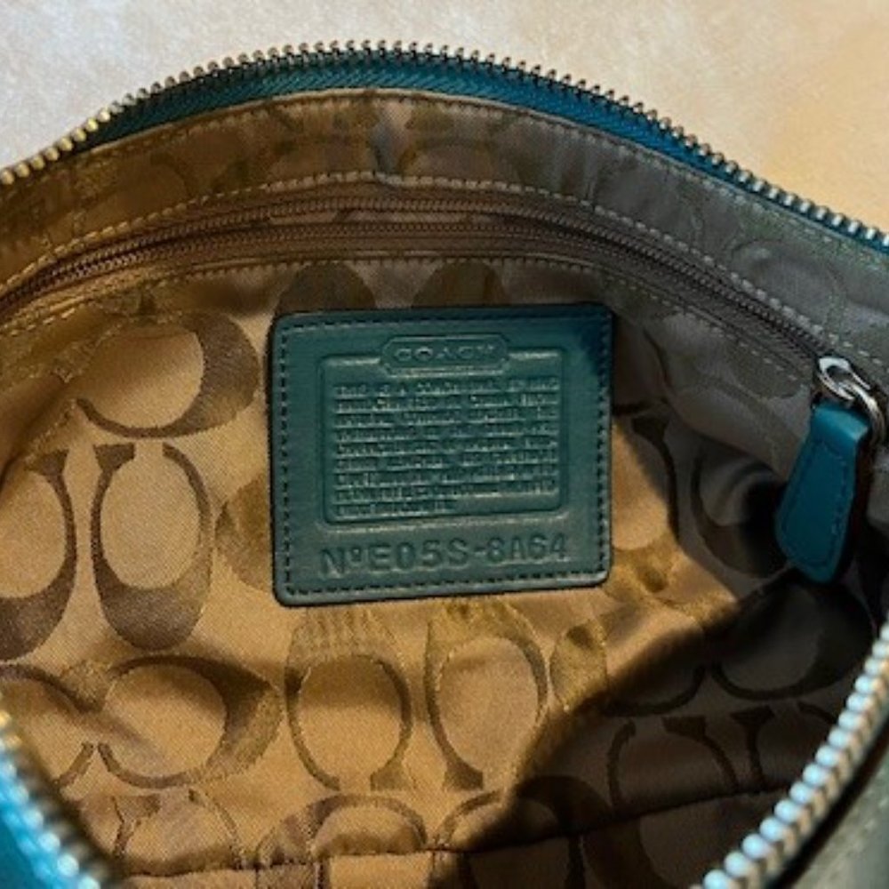 2 Leather Coach Bags Y2K NWOT Teal Turquoise Blue Baguette handbag w/ Wristlet - Picture 4 of 9